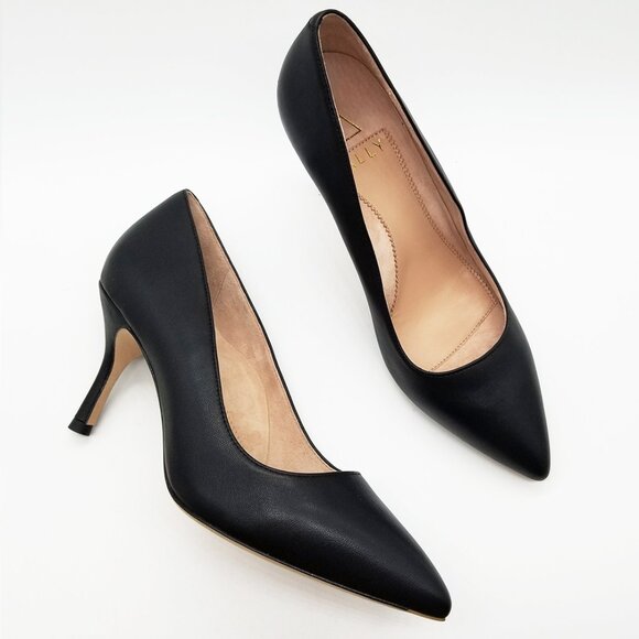 Sleek Black Leather Heels - Picture 11 of 16